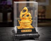 招財進(jìn)寶蛇